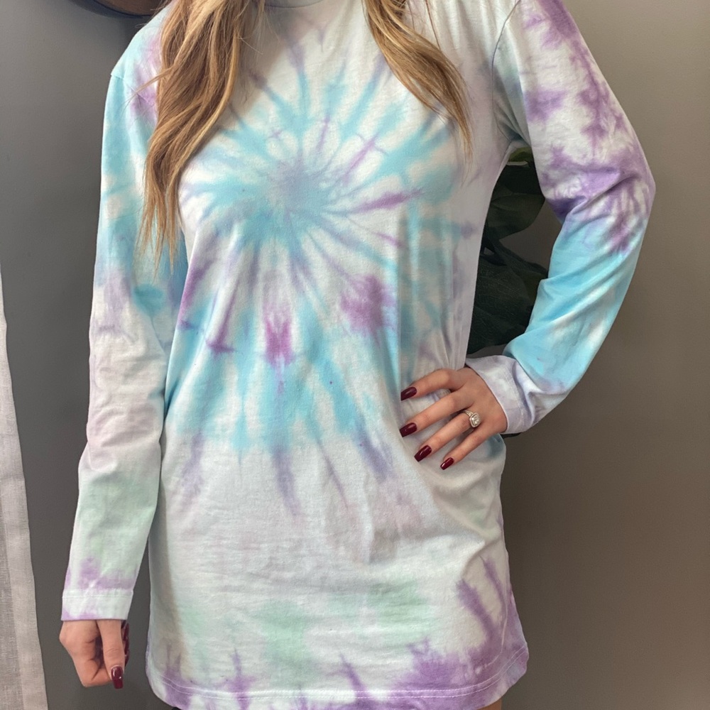 Tie-dye long sleeve t-shirt dress